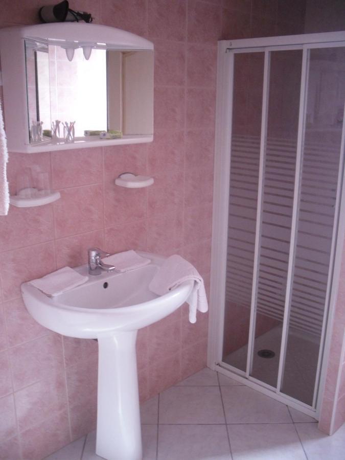 Bed and Breakfast Domaine De La Pendule Issel Exterior foto